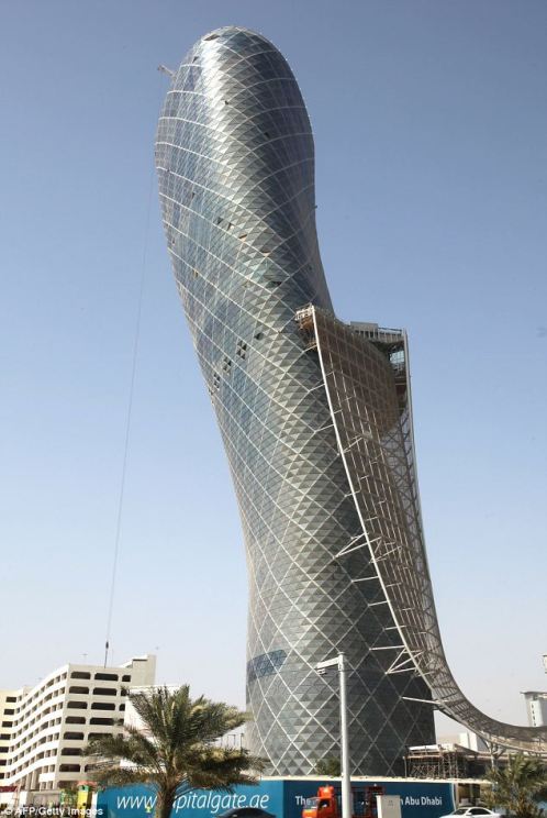 Capital Tower Abu Dhabi lebih miring hampir5 kali dari menara  Pisa